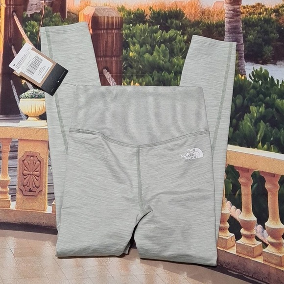 North Face 7/8 Tights Size XS NWT - Picture 8 of 9